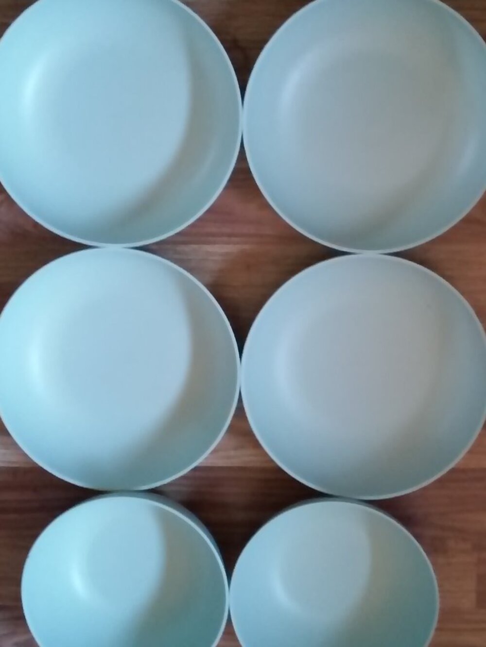 NEW Room Essentials Large BOwls DW Micro Safe BPA Free Light Green 4 8" - 2 are